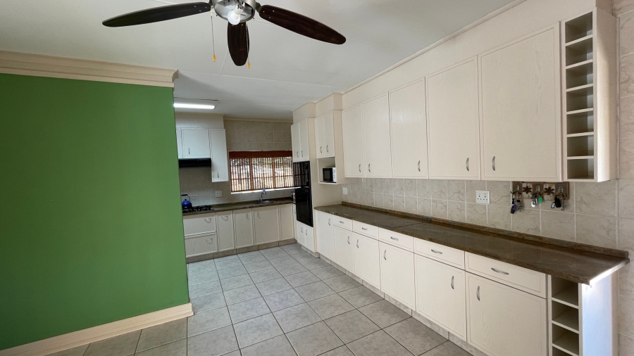 3 Bedroom Property for Sale in Wilkoppies North West